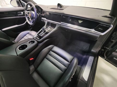 Used 2018 Porsche Panamera 4S image 13