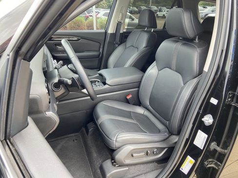 Used 2023 Honda Pilot Touring image 18