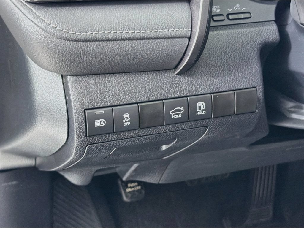 Used 2023 Toyota Camry SE FWD image 10