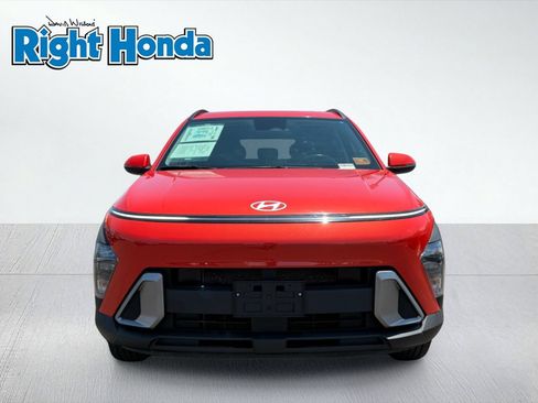 Used 2024 Hyundai Kona SEL AWD/4WD image 5