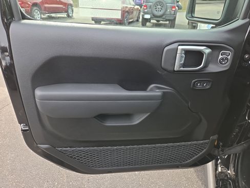 New 2026 Jeep Gladiator Willys image 5