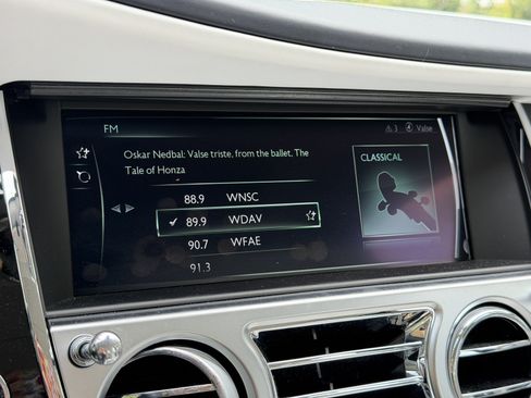 Used 2018 Rolls-Royce Ghost RWD image 20