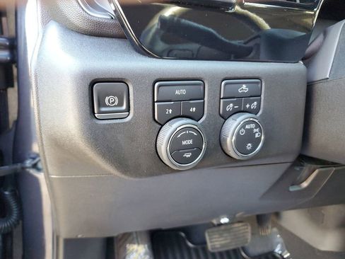 Used 2022 Chevrolet Silverado 1500 LT image 16