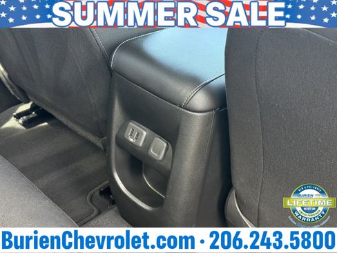 Used 2022 Chevrolet Colorado LT w/ LT Convenience Package AWD/4WD image 26