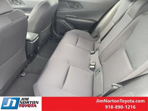 Used 2025 Toyota Prius LE FWD image 30