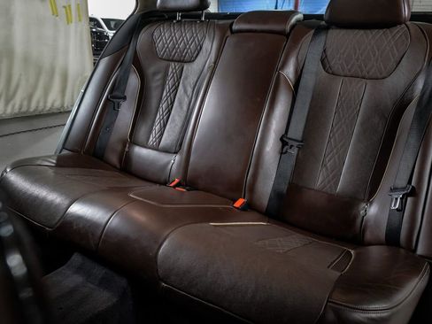 Used 2017 BMW 740i xDrive image 32