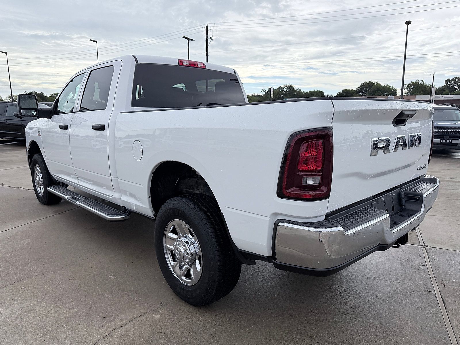 Used 2025 RAM 2500 Tradesman w/ Chrome Appearance Group AWD/4WD image 5