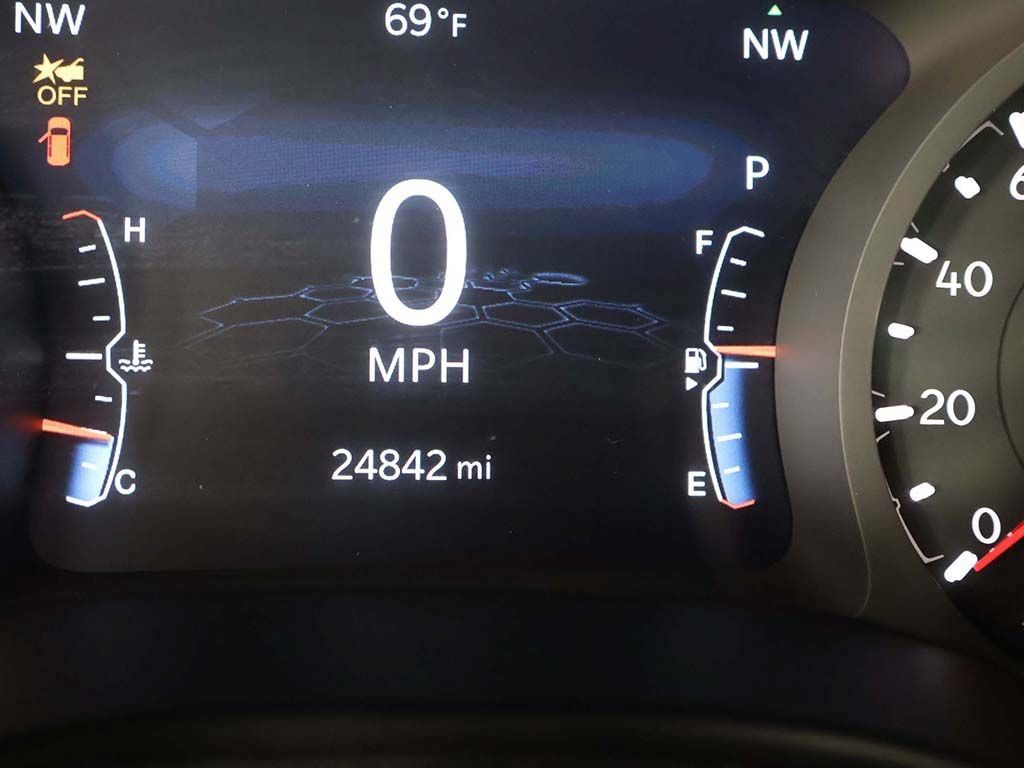 Used 2023 Jeep Compass Limited w/ Sun and Sound Group AWD/4WD image 40