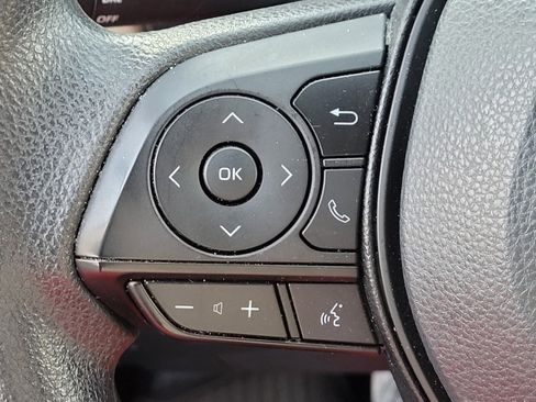 Used 2019 Toyota RAV4 LE image 30