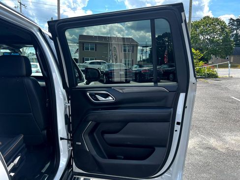 Used 2022 GMC Yukon XL AT4 image 24