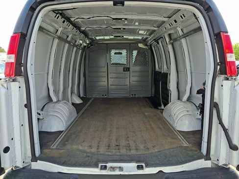 Used 2022 Chevrolet Express 2500 w/ Communications Package RWD image 28