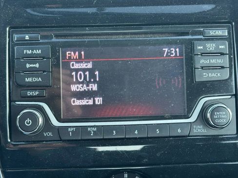 Used 2018 Nissan Versa Note SV image 21