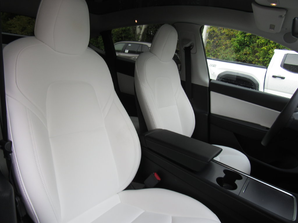 Used 2022 Tesla Model Y Performance AWD/4WD image 19