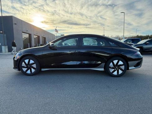 New 2025 Hyundai Ioniq 6 SE image 6