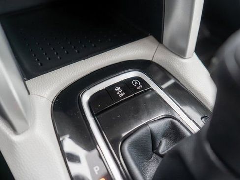 Used 2023 Toyota Corolla Cross L AWD/4WD image 30