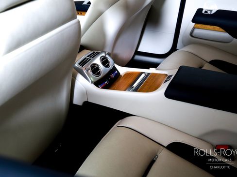 Certified 2019 Rolls-Royce Wraith RWD image 18