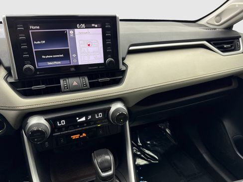 Used 2020 Toyota RAV4 Limited FWD image 24