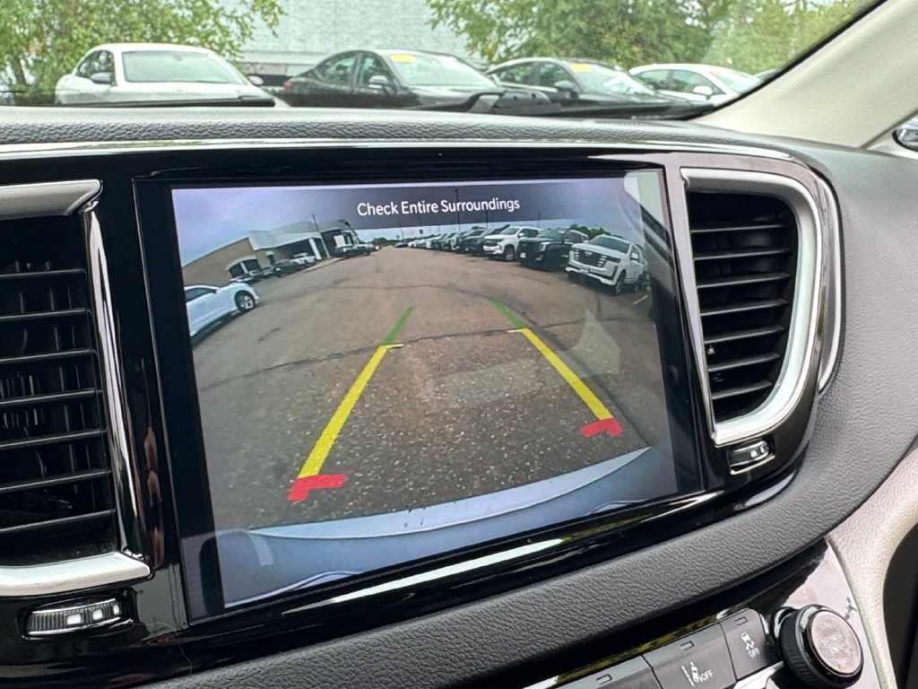 Used 2024 Chrysler Pacifica Touring-L FWD image 33