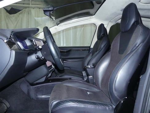 Used 2016 Tesla Model X 90D image 14