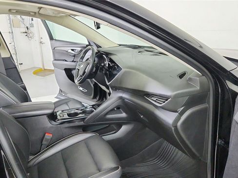 Used 2021 Buick Envision Essence w/ Technology Package I FWD image 21