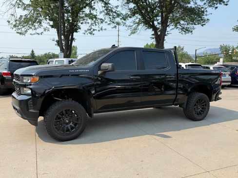 Used 2022 Chevrolet Silverado 1500 Custom w/ Safety Confidence Package AWD/4WD image 7