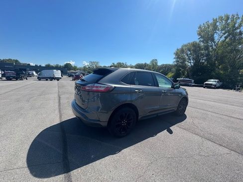 New 2023 Ford Edge SE w/ Black Appearance Package image 5