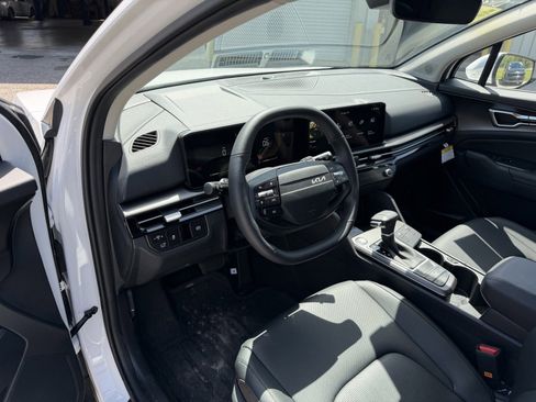 Used 2026 Kia Sportage EX image 9