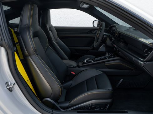 Used 2022 Porsche 911 Carrera GTS RWD image 18