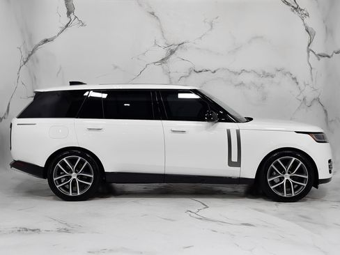 Used 2024 Land Rover Range Rover Long Wheelbase SE AWD/4WD image 14