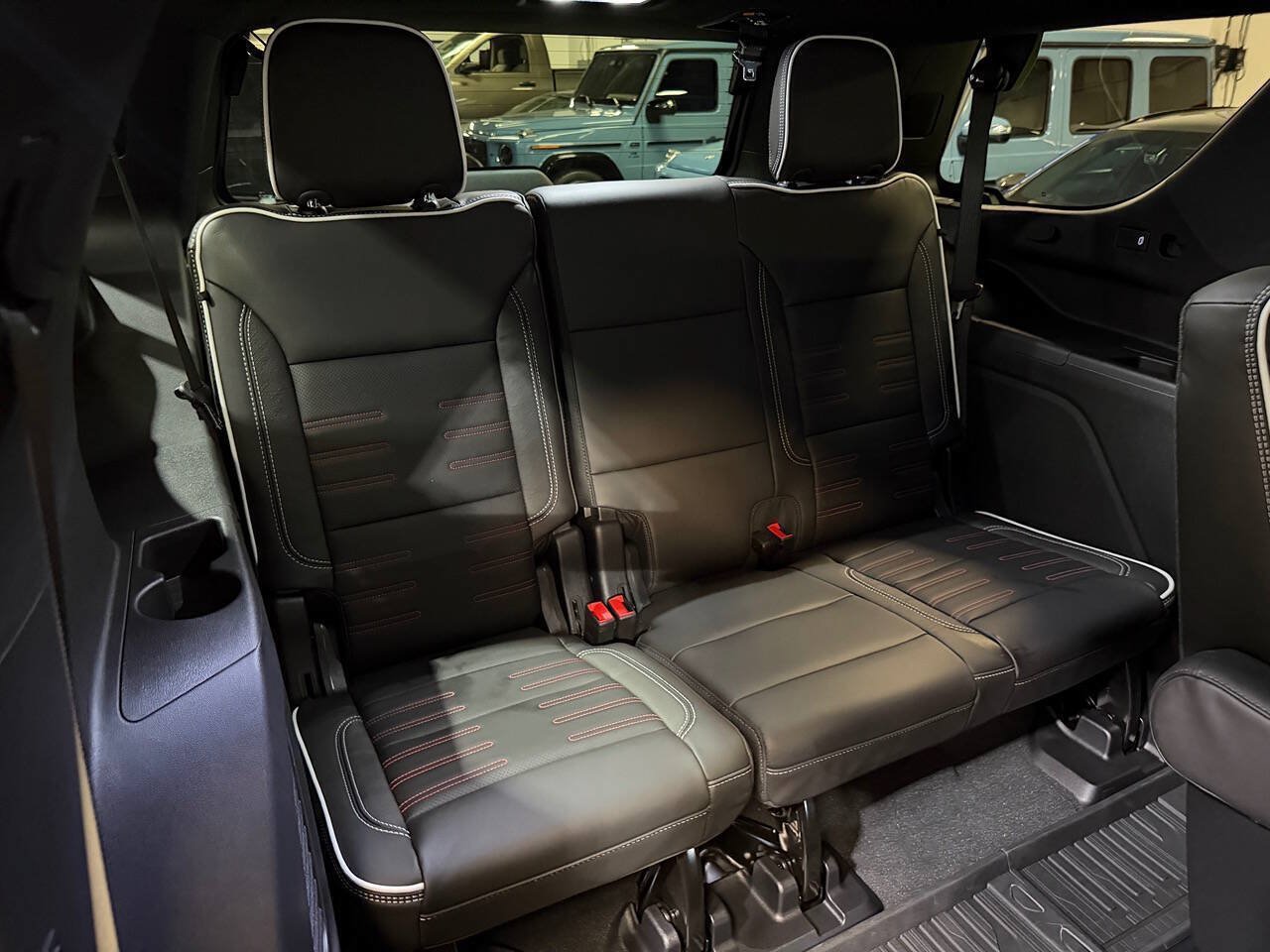 Used 2026 GMC Yukon AT4 Ultimate w/ LPO, Floor Liner Package AWD/4WD image 18