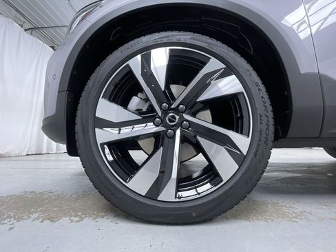New 2026 Volvo XC40 B5 Ultra w/ Climate Package image 7