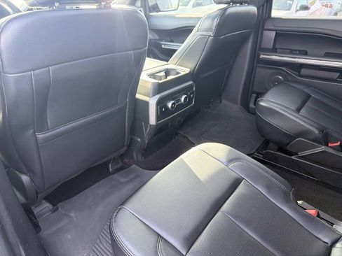 Used 2021 Ford Expedition XLT image 17