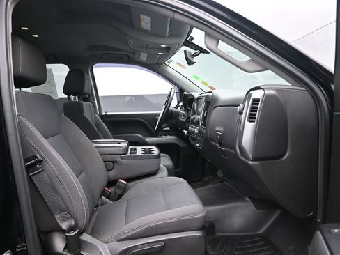 Used 2018 Chevrolet Silverado 1500 LT w/ Midnight Edition image 26