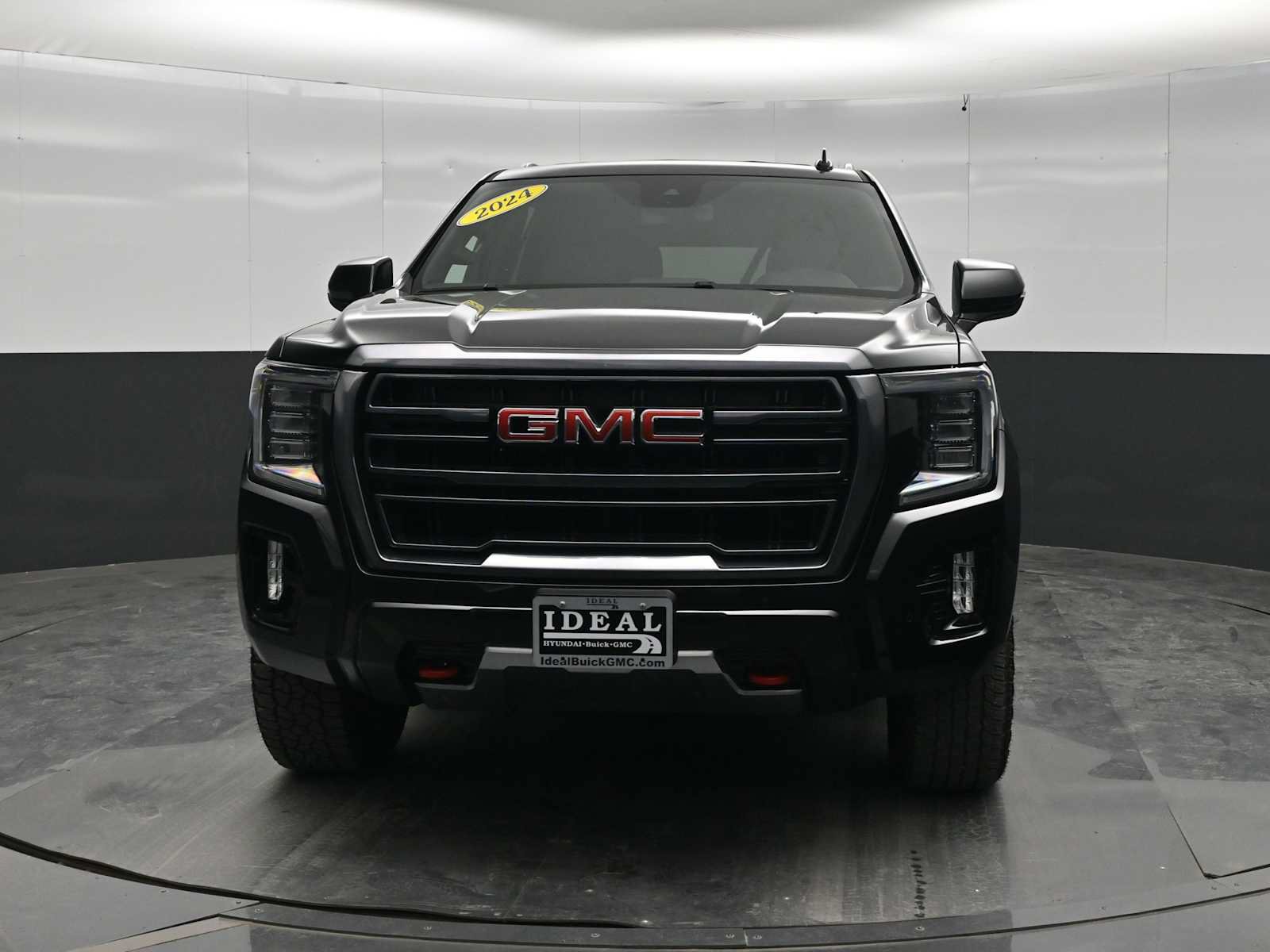 Used 2024 GMC Yukon AT4 AWD/4WD image 2