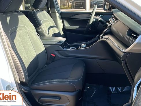 Used 2024 Jeep Grand Cherokee L Laredo w/ Luxury Tech Group I image 32