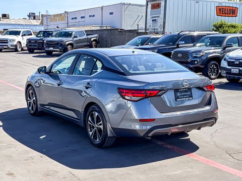 Used 2022 Nissan Sentra SV image 2