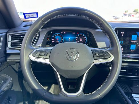 Used 2025 Volkswagen Atlas Cross Sport SE FWD image 8