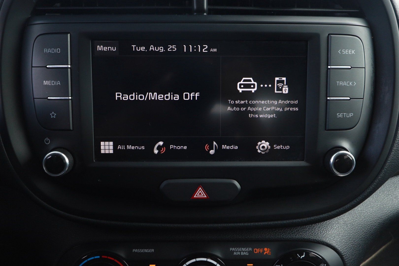Used 2025 Kia Soul LX w/ LX Technology Package FWD image 14