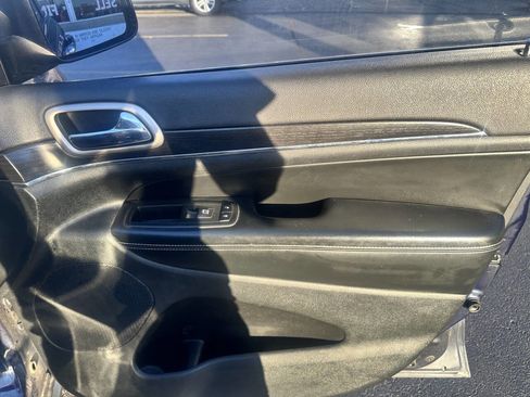 Used 2014 Jeep Grand Cherokee Limited w/ Luxury Group II image 27