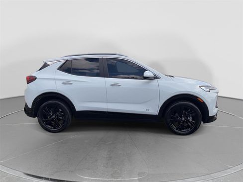 Used 2025 Buick Encore GX Sport Touring FWD image 6
