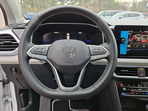 New 2026 Volkswagen Taos SE AWD/4WD image 18