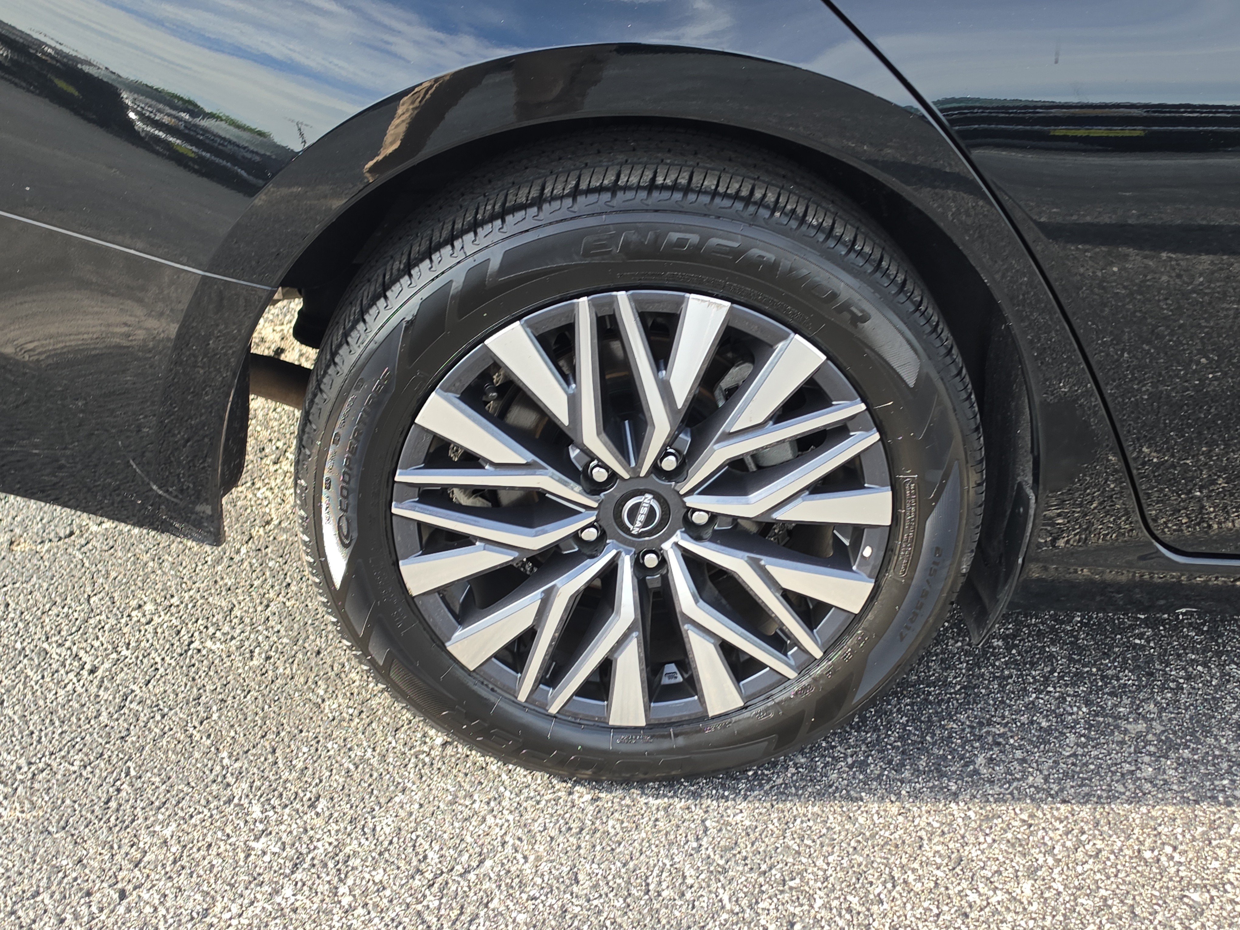 Used 2025 Nissan Altima 2.5 SV FWD image 5
