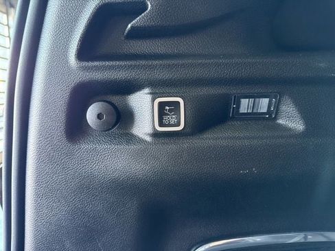 Used 2022 Jeep Grand Cherokee L Limited w/ Luxury Tech Group II image 49