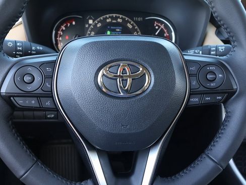 Certified 2025 Toyota RAV4 XLE Premium image 21