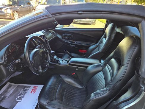 Used 2001 Chevrolet Corvette Convertible w/ Preferred Equipment Group2 image 8