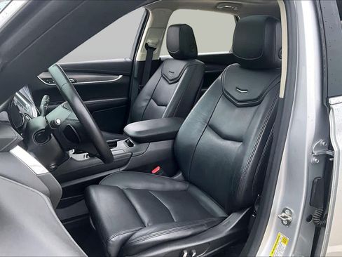 Used 2017 Cadillac XT5 Luxury FWD image 7