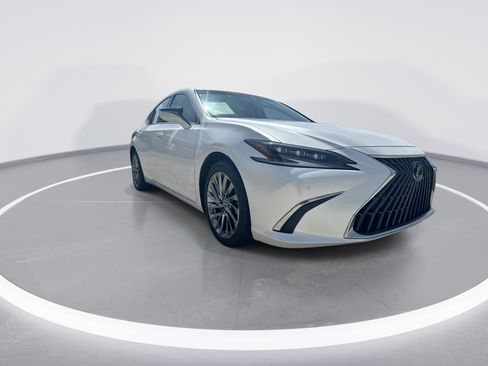 Used 2024 Lexus ES 300h Ultra Luxury w/ Accessory Package (Z2) FWD image 3