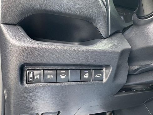 Used 2020 Toyota RAV4 XLE Premium image 20