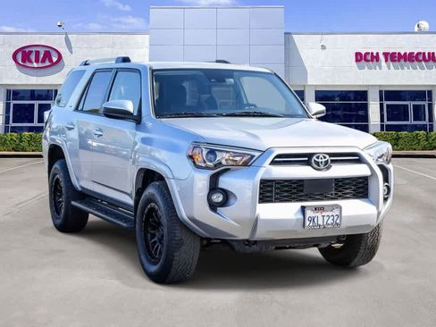 Used 2022 Toyota 4Runner SR5 AWD/4WD image 3