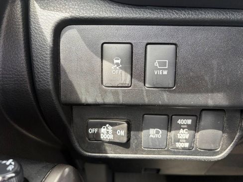 Used 2022 Toyota Tacoma Limited AWD/4WD image 31